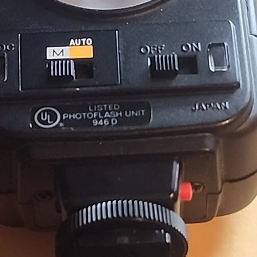 Minolta Auto 128 Camera Photo Flash Unit With Case Untested